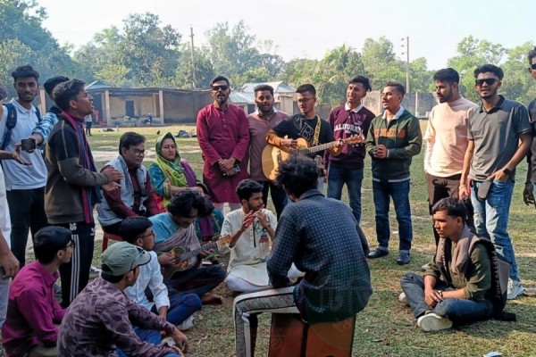 আনন্দ উল্লাসে শিক্ষার্থীদের একদিন!