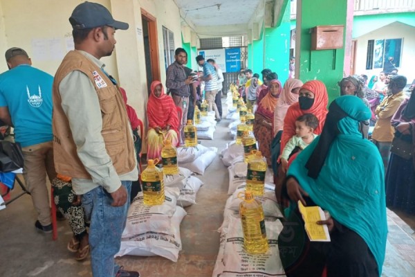 বিশ্বম্ভরপুর উপজেলার ফতেহপুর ইউনিয়নে ইসলামিক রিলিফ বাংলাদেশ এর রমজান ফুড প্যাক বিতরণ